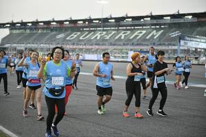 BIB: 1098, 1892
                            <button type="button" onclick="openModal(10466941)" class="btn btn-primary btn-sm float-right btn-popup" data-toggle="modal" data-target=".modal-high-quality">
                        <i class="fas fa-shopping-cart"></i> Add to Cart
                    </button>
                                            <button type="button" onclick="isThisMe(10466941, true)" class="btn btn-success btn-sm float-right btn-popup btn-isme hidden" data-toggle="tooltip" data-placement="bottom" title="นี่คือรูปของคุณใช่ไหม คลิกที่นี่เพื่อเอาเข้าอัลบั้ม">
                        <i class="fas fa-plus"></i> Add to album
                    </button>
                    <button type="button" onclick="isThisMe(10466941, false)" class="btn btn-warning btn-sm float-right btn-popup btn-isnotme hidden">
                        <i class="fas fa-ban"></i> Remove from album
                    </button>